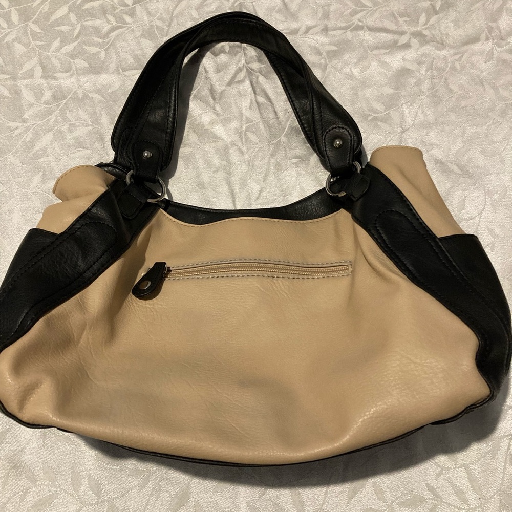 APT 9  SHOULDER PURSE BAG BLACK & BEIGE